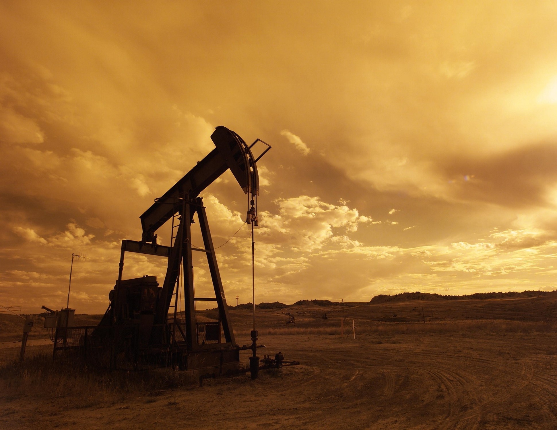 7 Strategies for Oilfield Service Companies to Survive a Downturn and